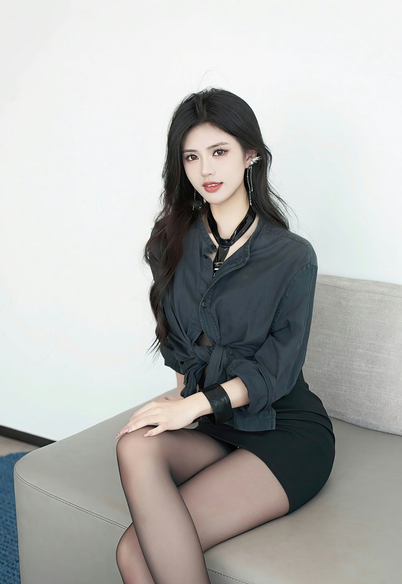 高颜值极品黑丝制服美女沙发上脱黑丝性感图片寻觅写真网写真
